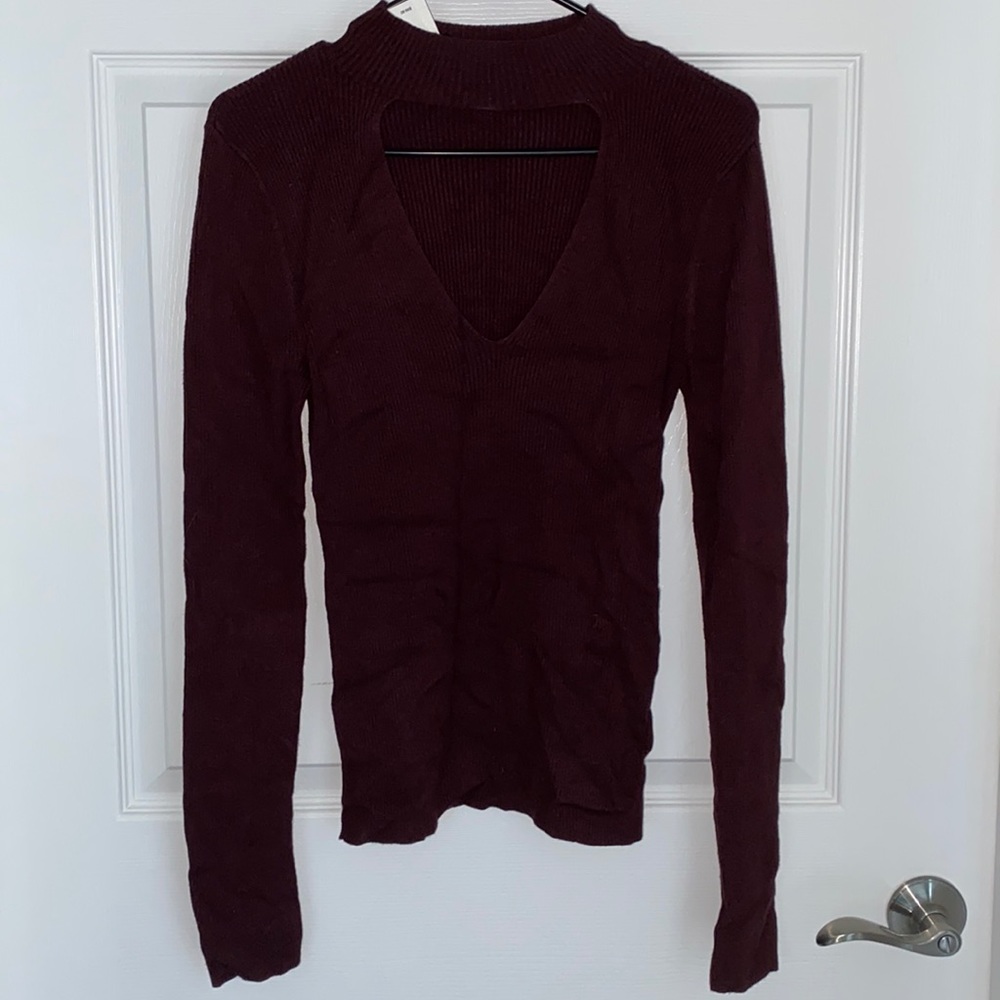 ⚡️3/$18⚡️ *NWT* Express Sweater with Open V Neck Cut Out